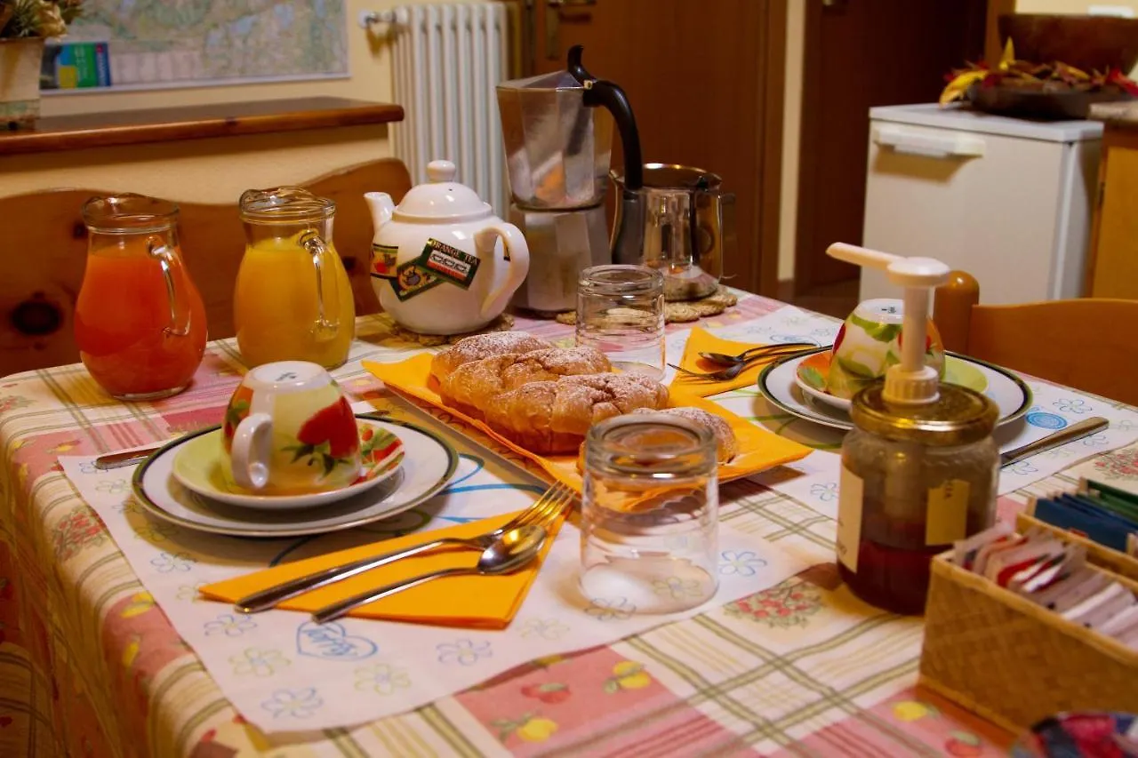 Guest House Il Nido Dello Svasso -Foresteria Lombarda- Sorico Bed & Breakfast