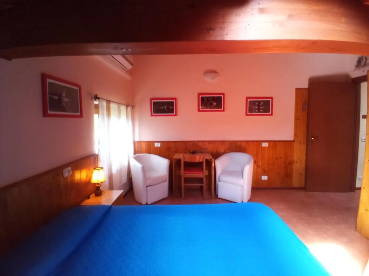Guest House Il Nido Dello Svasso -Foresteria Lombarda- Sorico 0*,  Italy